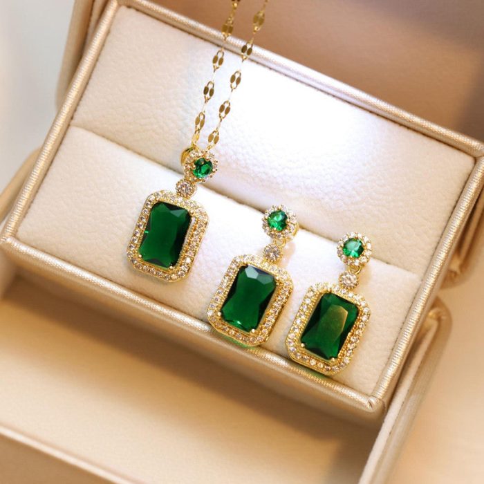 Gold Plated Elegant Emerald Geometric Pendant Set - Image 4