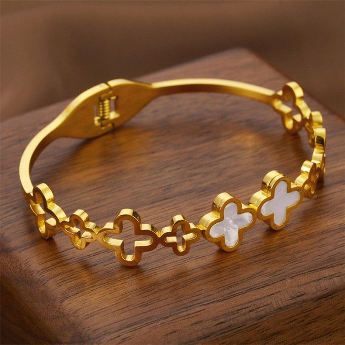 Gold-Plated Anti Tarnish Clover Themed Charm Bracelet - Image 5