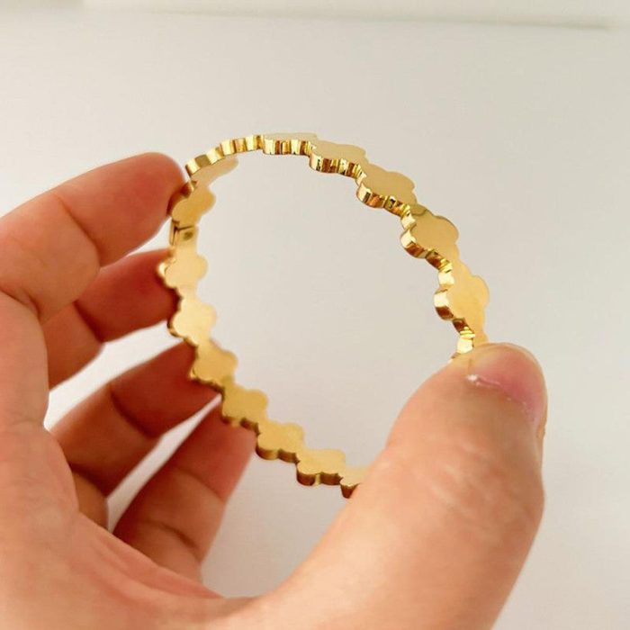 Gold-Plated Anti Tarnish Clover Themed Charm Bracelet - Image 5
