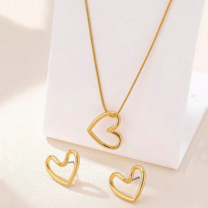 Gold Plated Anti Tarnish Heart Themed Pendant Set - Image 2