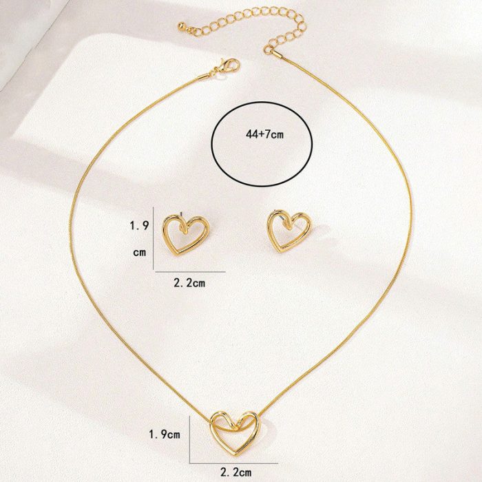 Gold Plated Anti Tarnish Heart Themed Pendant Set - Image 8