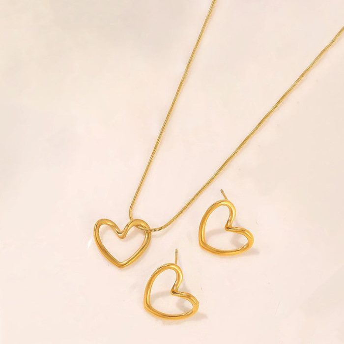 Gold Plated Anti Tarnish Heart Themed Pendant Set - Image 9