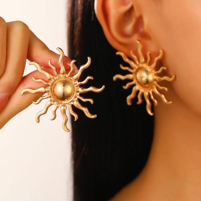 Gold Plated Stainless Steel Anti Tarnish Sun Shaped Stud Earrings - Image 4