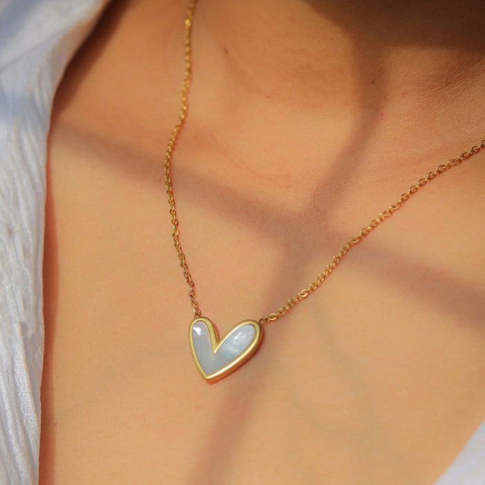 Gold-Plated Anti Tarnish Heart Themed MOP Pendant - Image 5