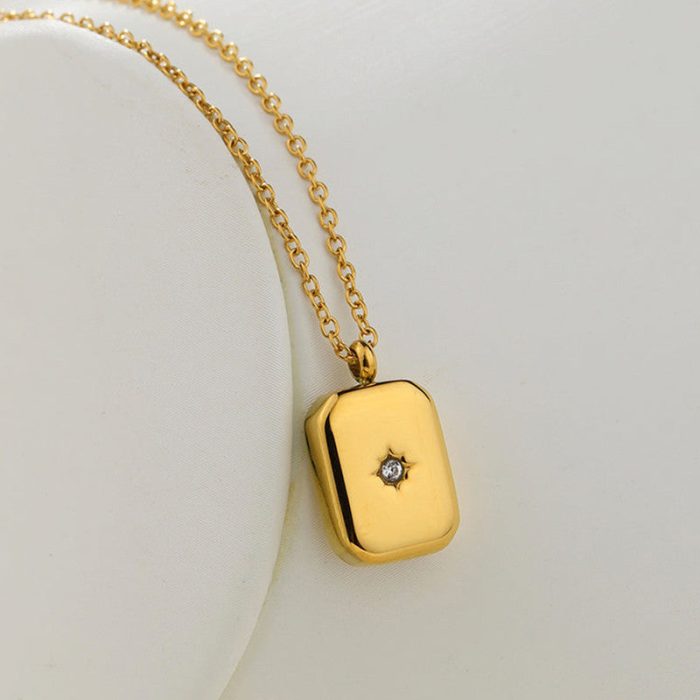 Gold-Plated Anti Tarnish Gold-Toned Star themed Geometric Pendant - Image 4