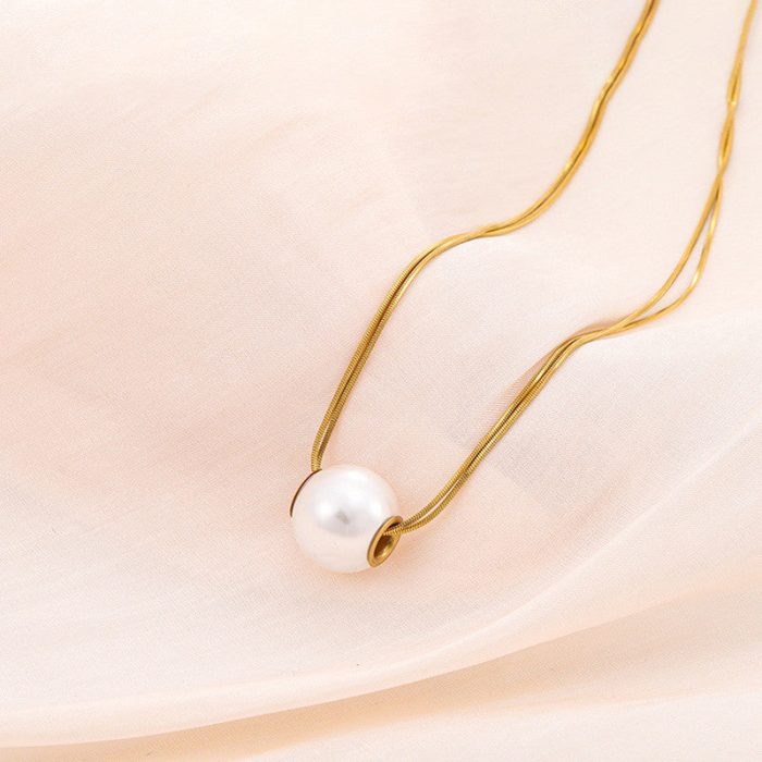 Gold Plated Stainless Steel Anti Tarnish Pearl Studded Pendant - Image 3