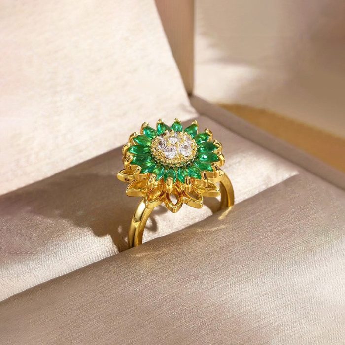 Gold Plated Star Shaped Green Rotatable Adjustable Ring - Image 9
