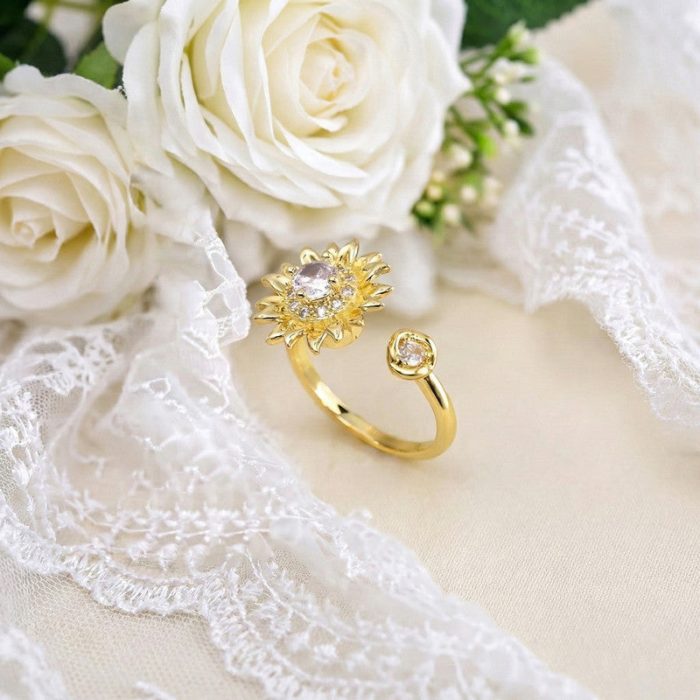 Gold Plated Star Shaped Rotatable Adjustable Ring - Image 8