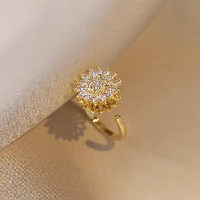Gold Plated Star Shaped Rotatable Adjustable Ring - Image 4