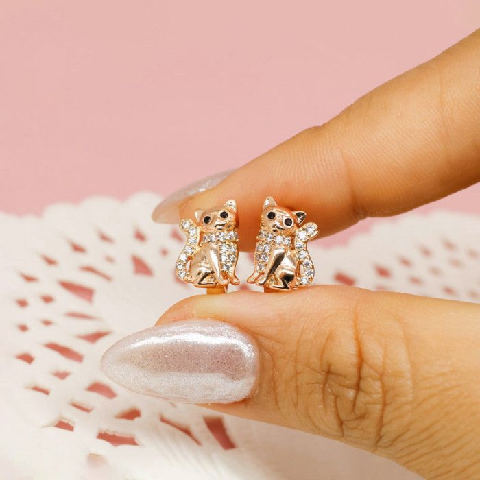 Xuping Jewelry Contemporary Cat Shaped AD Studded Hoop Earrings - Image 7