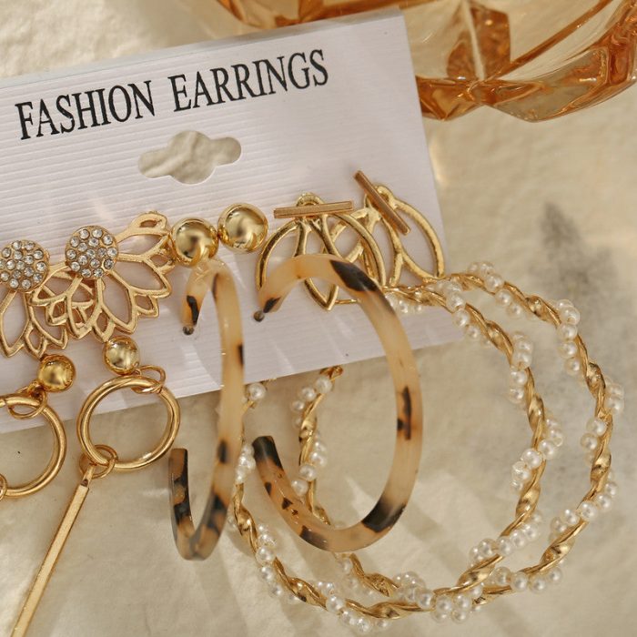 Mesmerizing Pearl Gold Plated Earrings For Women - VAIRAVI
