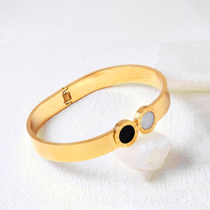 Gold Plated Stainless Steel Roman Numerals Anti Tarnish Geometric Bracelet - Image 2
