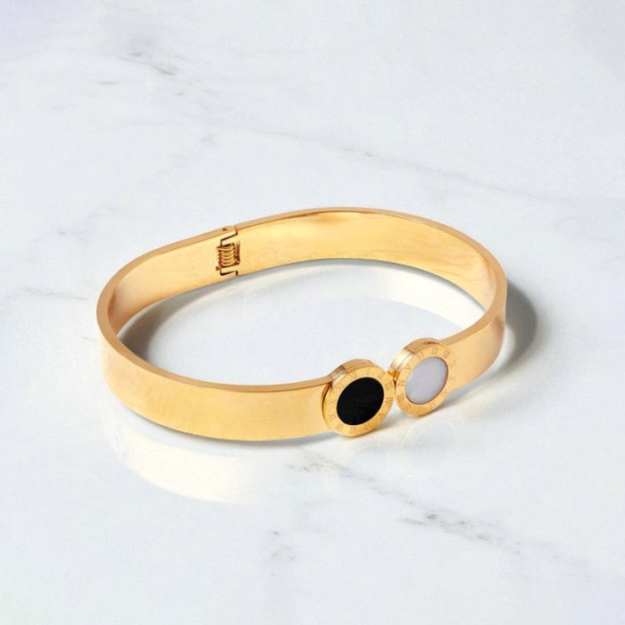 Gold Plated Stainless Steel Roman Numerals Anti Tarnish Geometric Bracelet - Image 4