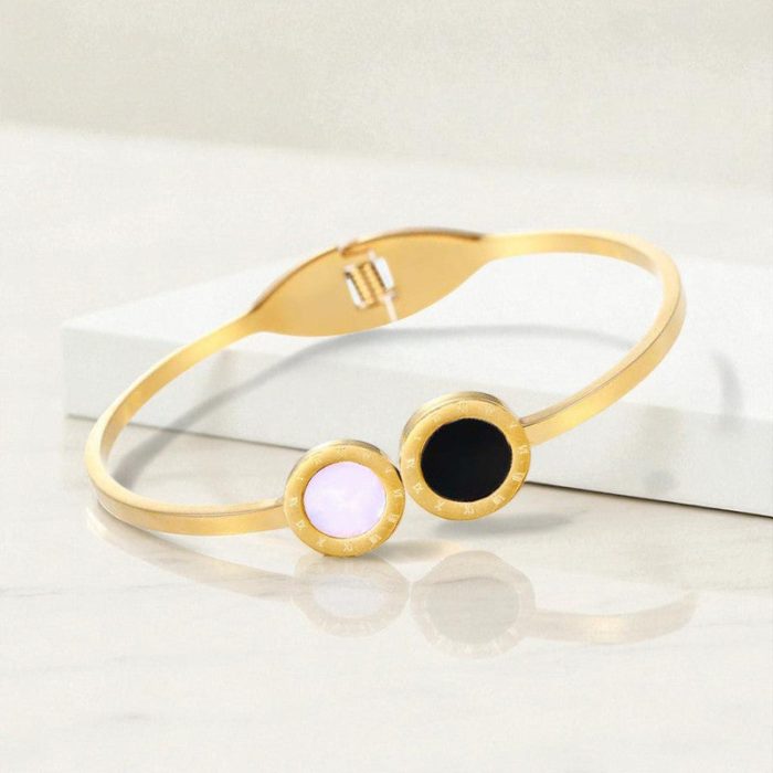 Gold Plated Stainless Steel Roman Numerals Anti Tarnish Geometric Bracelet - Image 3